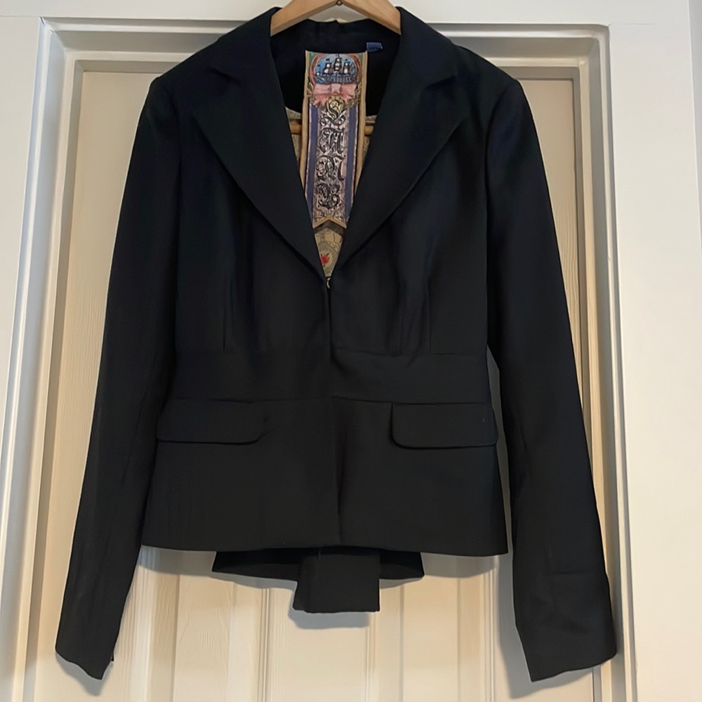 L.A.M.B. spring 2005 black pinstripe blazer Size 4 EUC